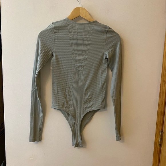 Free People Seams to Me Seamless Gray Long Sleeve Bodysuit - Picture 7 of 8